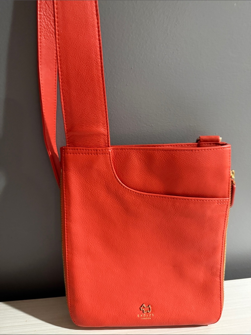 Radley London pockets zip top crossbody bag $ 200 - Picture 4 of 11